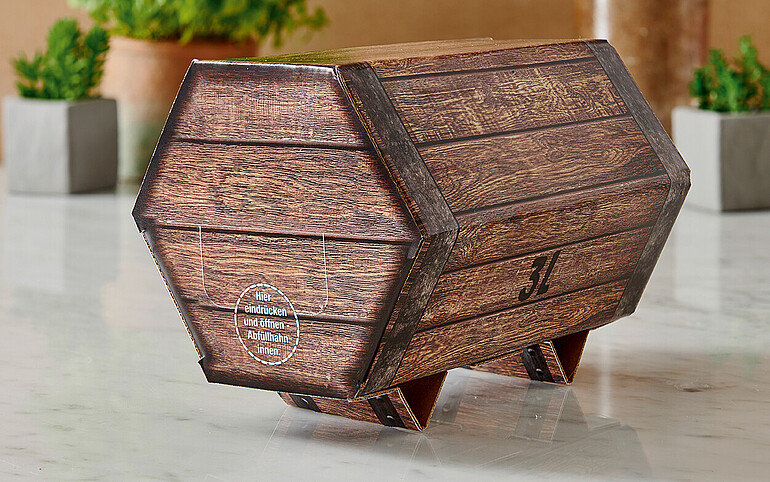 W innowacyjnej koncepcji „Worek w beczułce” firma Karl Knauer prezentuje nowy atrakcyjny wariant popularnego „Worka w pudełku”. 