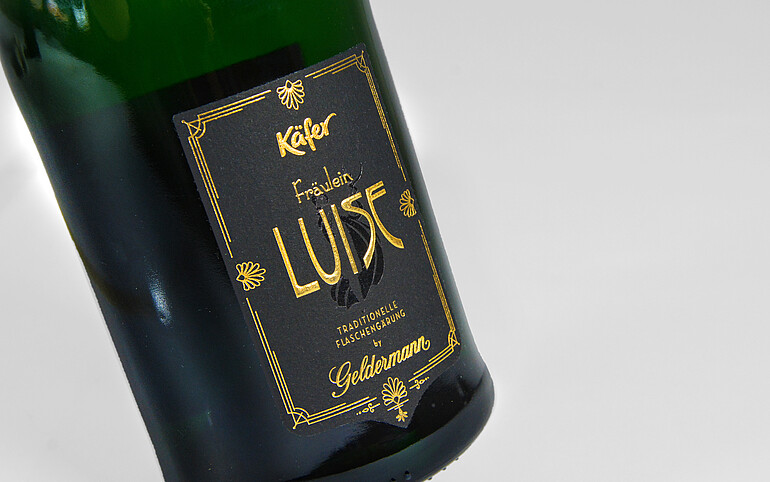 Szczególną uwagę zwrócono na etykietę